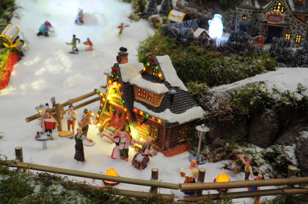 Kersthuisjes kerstshow kerstdorpjes Intratuin Duiven 2015