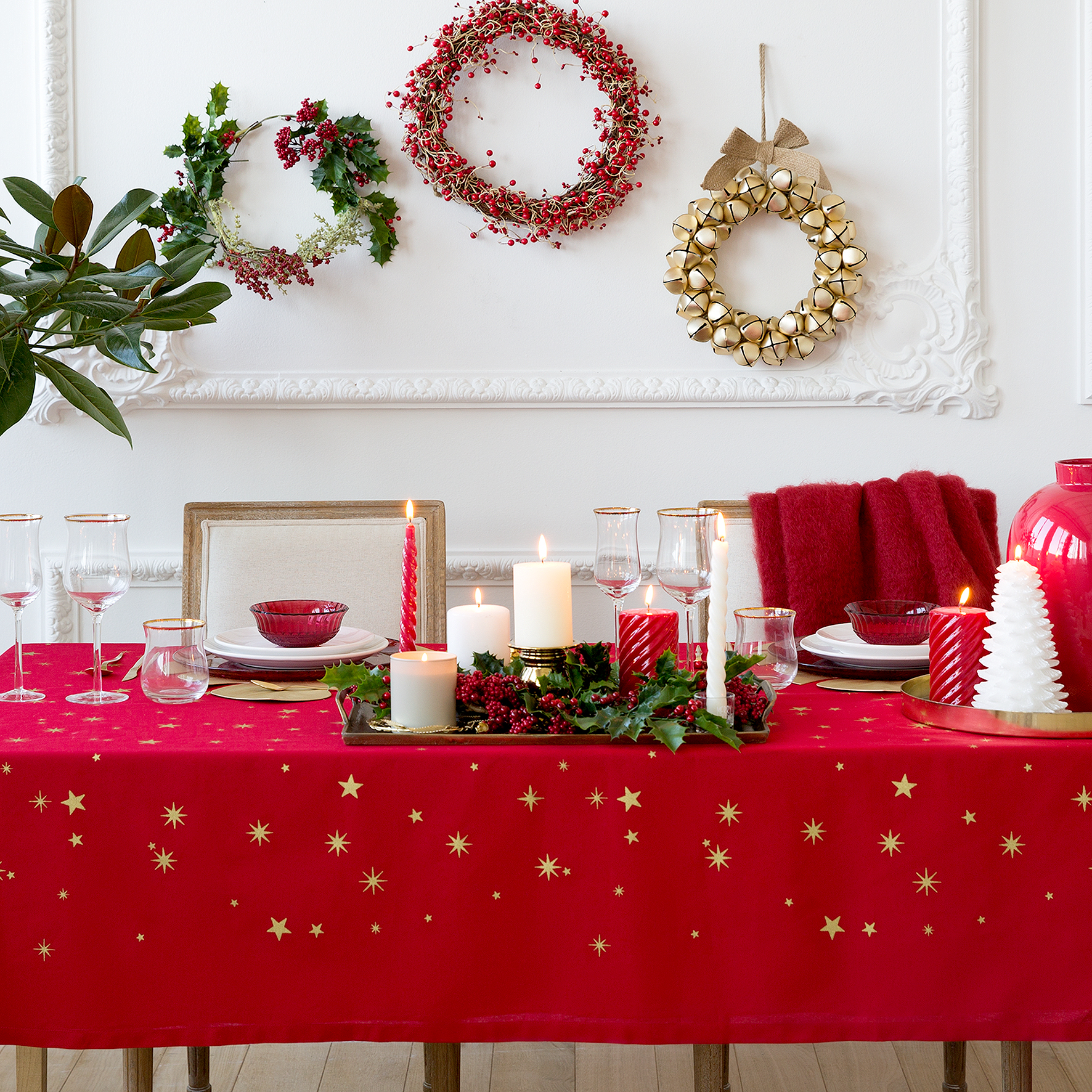 Bulk Apt Net zo Traditionele kersttafel dekken met veel rood - Christmaholic.nl