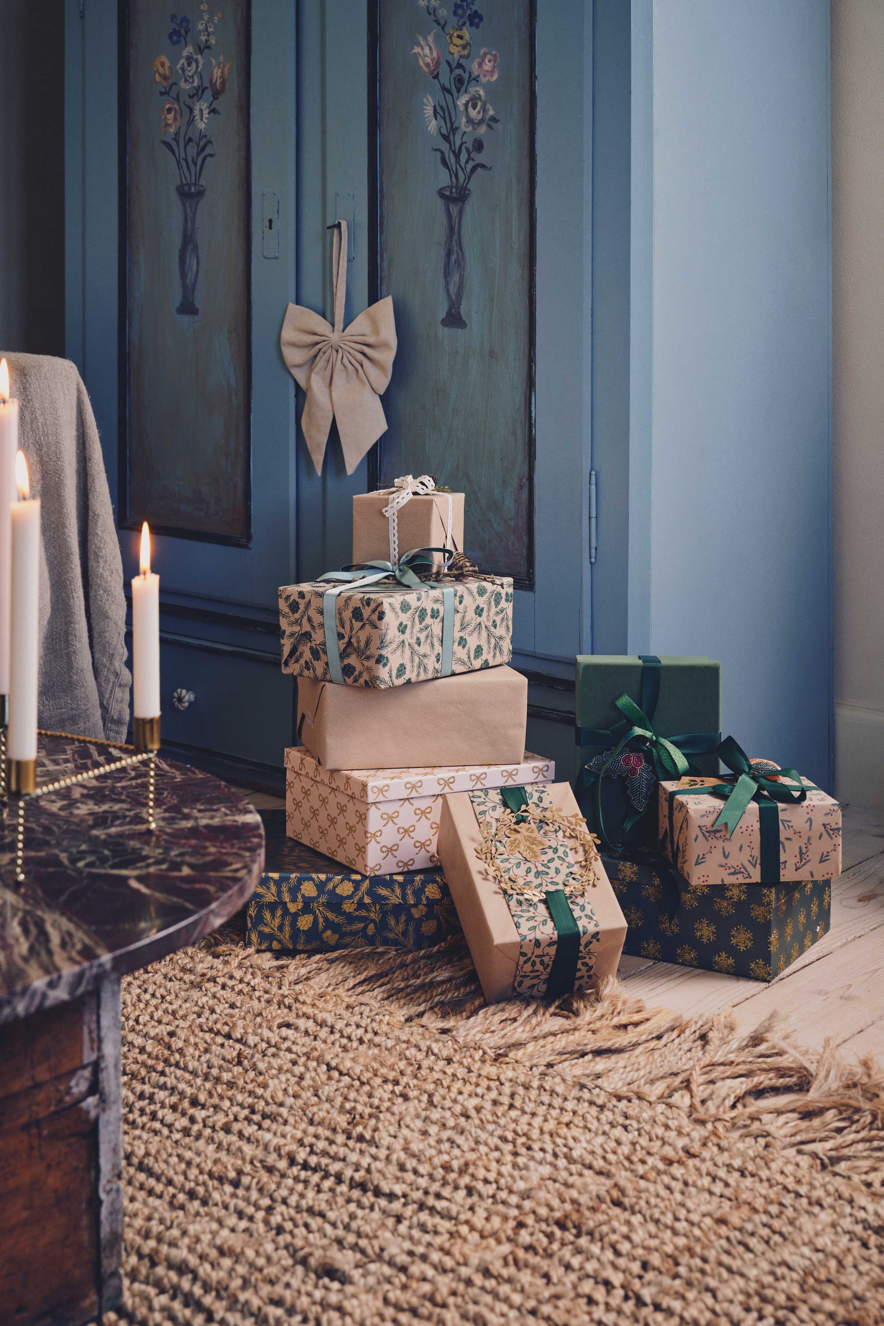 Kerstcollectie Søstrene Grene 2025 - inpakpapier en cadeaudozen